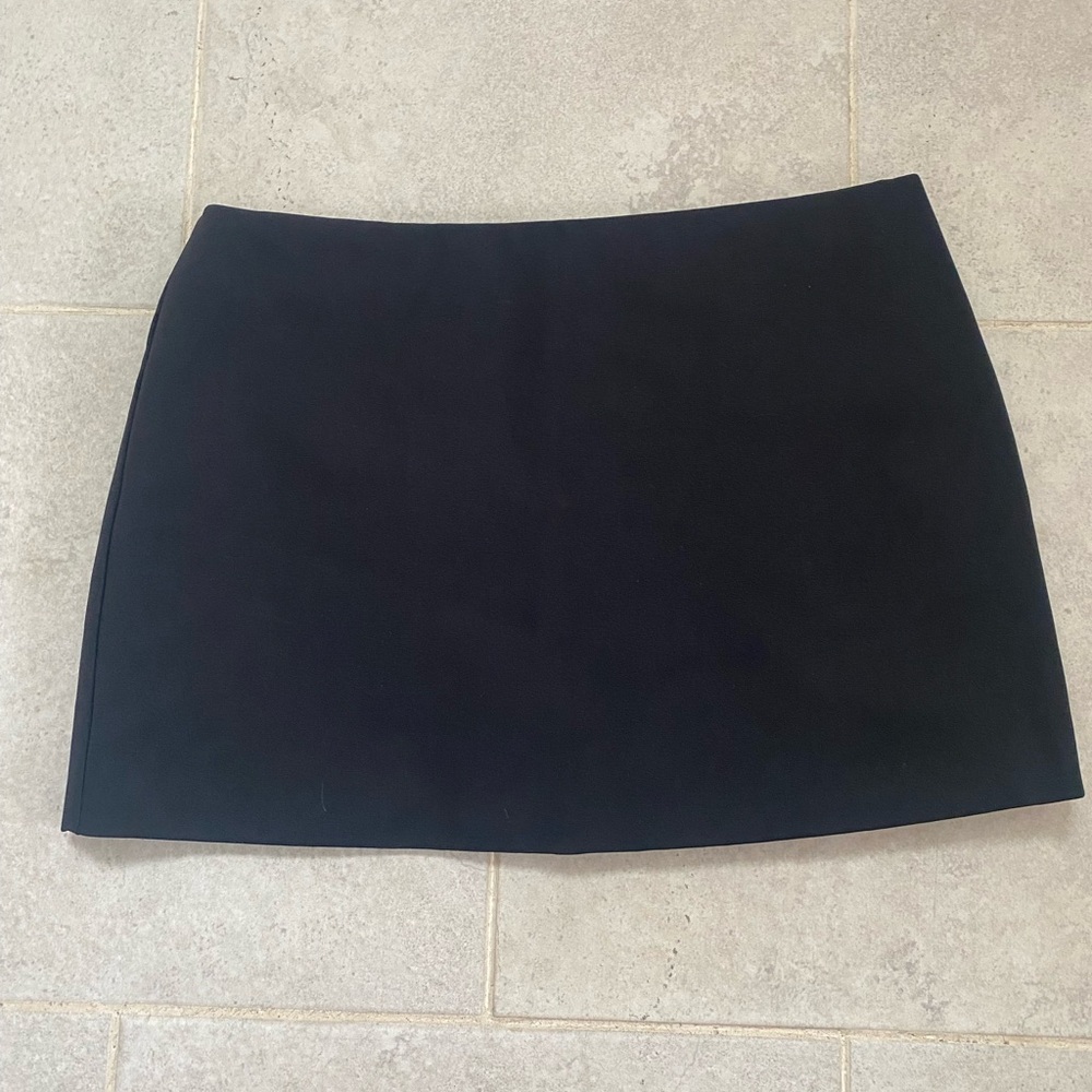 Forever 21 Classic Black Mini Skirt